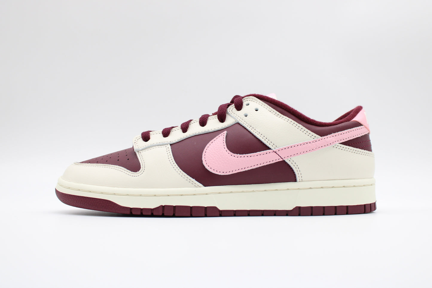 Nike Dunk Low Valentine’s Day 2023
